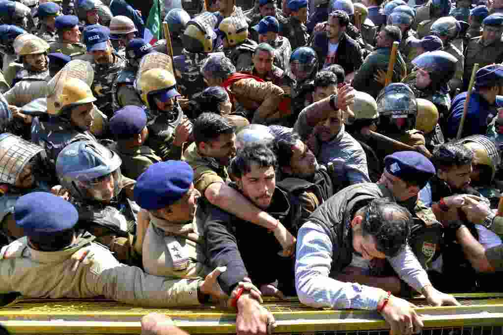 Ankita Bhandari case: Protests outside CM's residence, Delhi