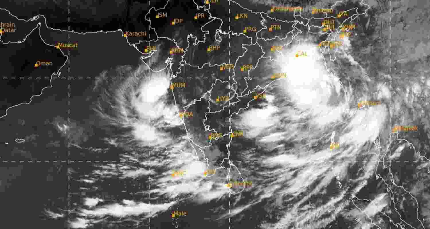 Tamil Nadu, Andhra on alert amid low pressure over Bay of Bengal 
