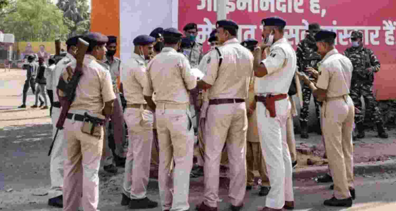 Bihar police crack down on 'vulgar' Bhojpuri songs