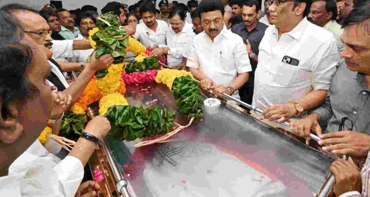 Ex-Union Minister & Cong veteran EVKS Elangovan dies at 75