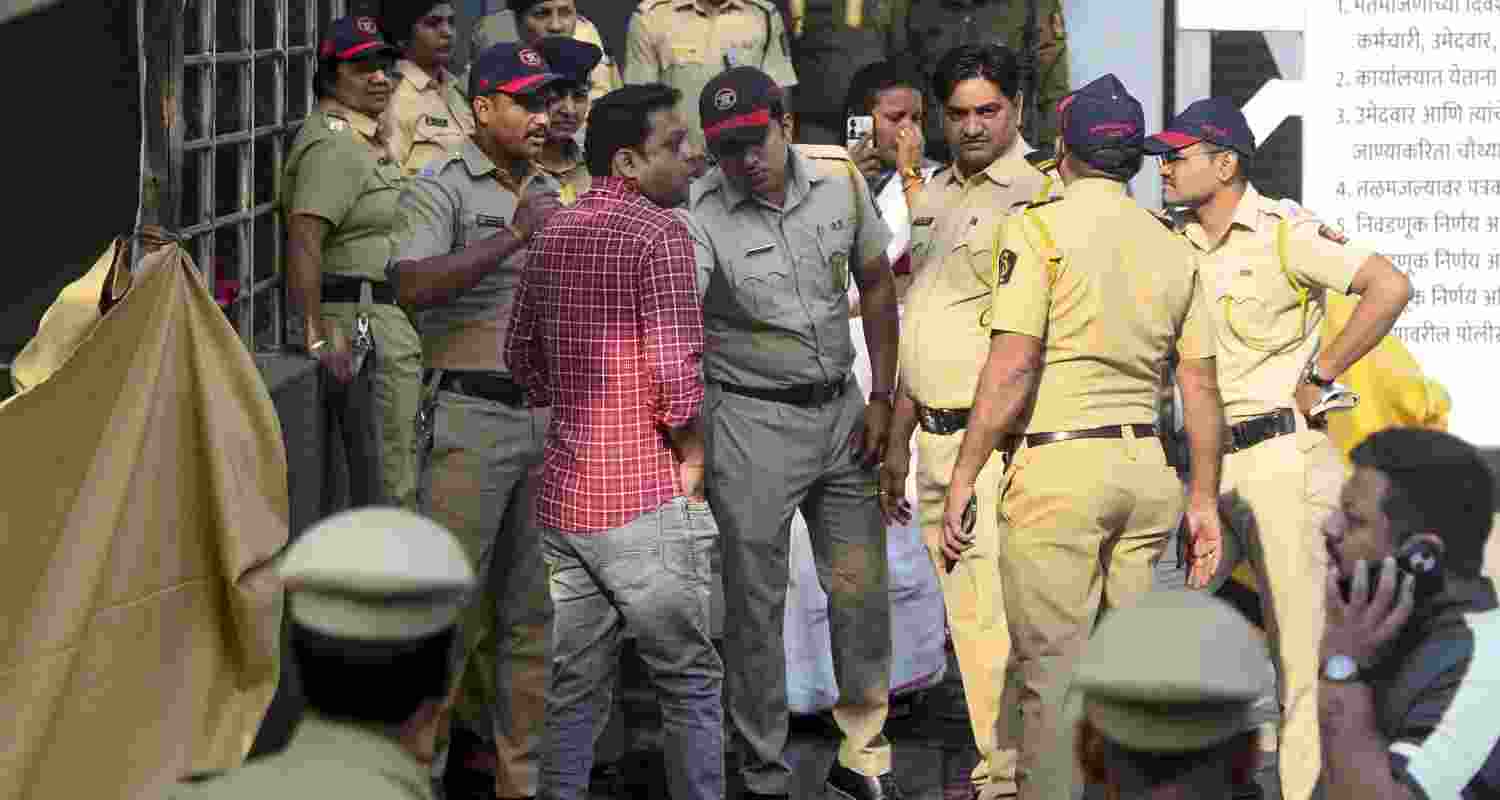 In the 2017 elections, the undivided Shiv Sena had secured 84 seats out of the total 227. While being in alliance with the Bharatiya Janata Party at that point, the alliance had secured the halfway mark of 114 seats, with the BJP winning 82 seats