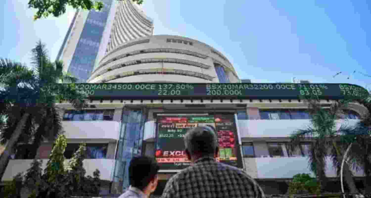Led by the State Bank of India and the HDFC Bank, the combined market valuation of five firms from the top-10 pack saw appreciation after weeks of erosion