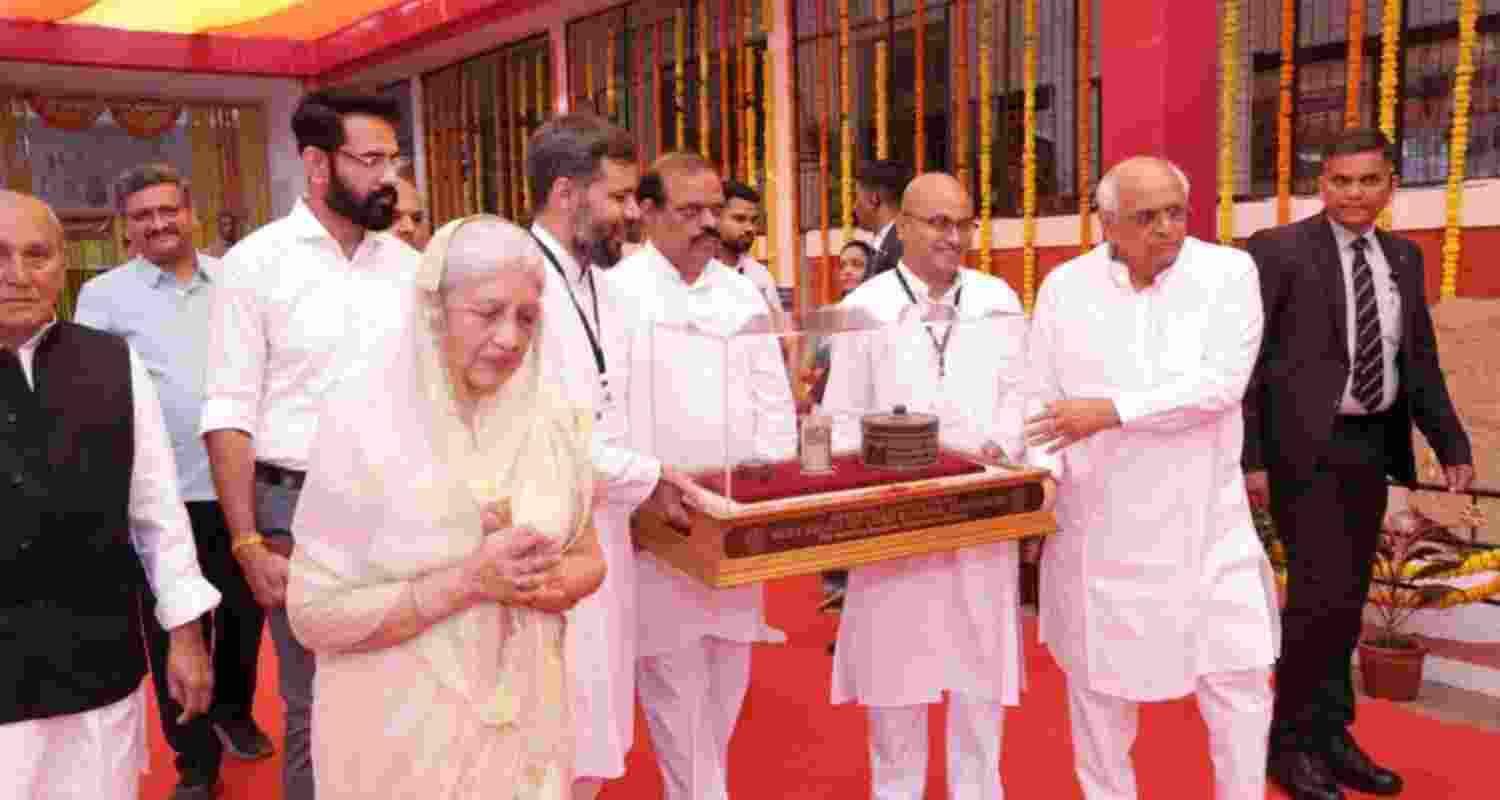 The relics include ‘asthi’ (holy ashes) of Lord Buddha, a permitted ceremonial robe, and a stone reliquary box with a lid that’s decorated with silver and gold wires and bears inscriptions in Brahmi and Sanskrit reading: “Dashbal Sharir Nilaya”, which means “Place of Lord Budha’s remains”. 