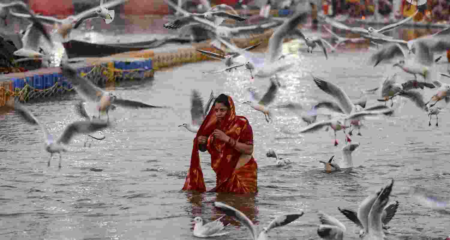As per the annual tradition on the occasion of Ekadashi, a large number of devotees arrived at the Sangam Ghat in Prayagraj, Uttar Pradesh, to take a holy dip during the ongoing Magh Mela