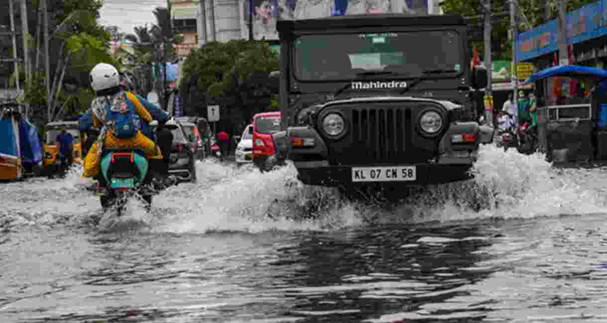 Floods disrupt life in northern districts of Kerala