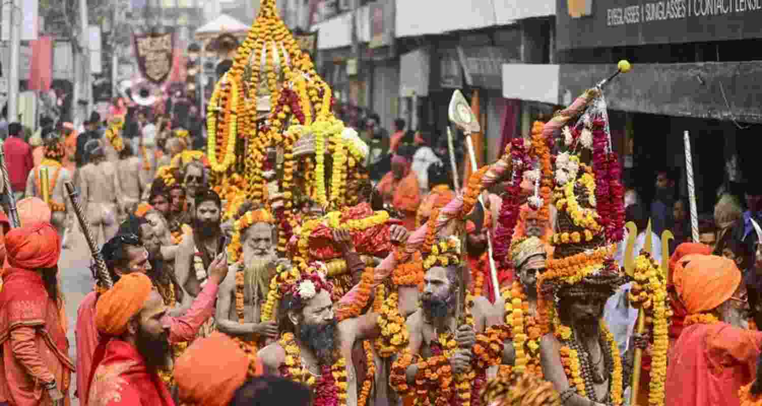  'Akhara' of Naga Sanyasis makes grand entry at Mahakumbh 