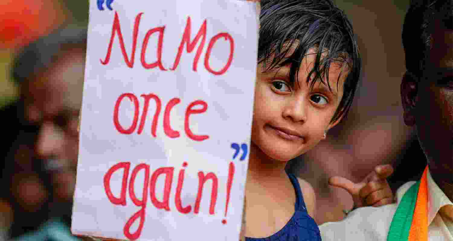 Child supports Modi in roadshow.