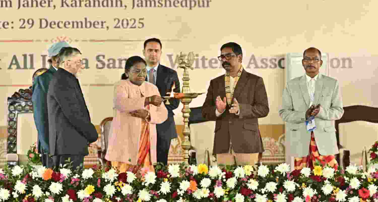 During the ceremony, the President honoured 12 individuals for their significant contributions towards the promotion, preservation and development of the Santhali language and the Ol Chiki script.