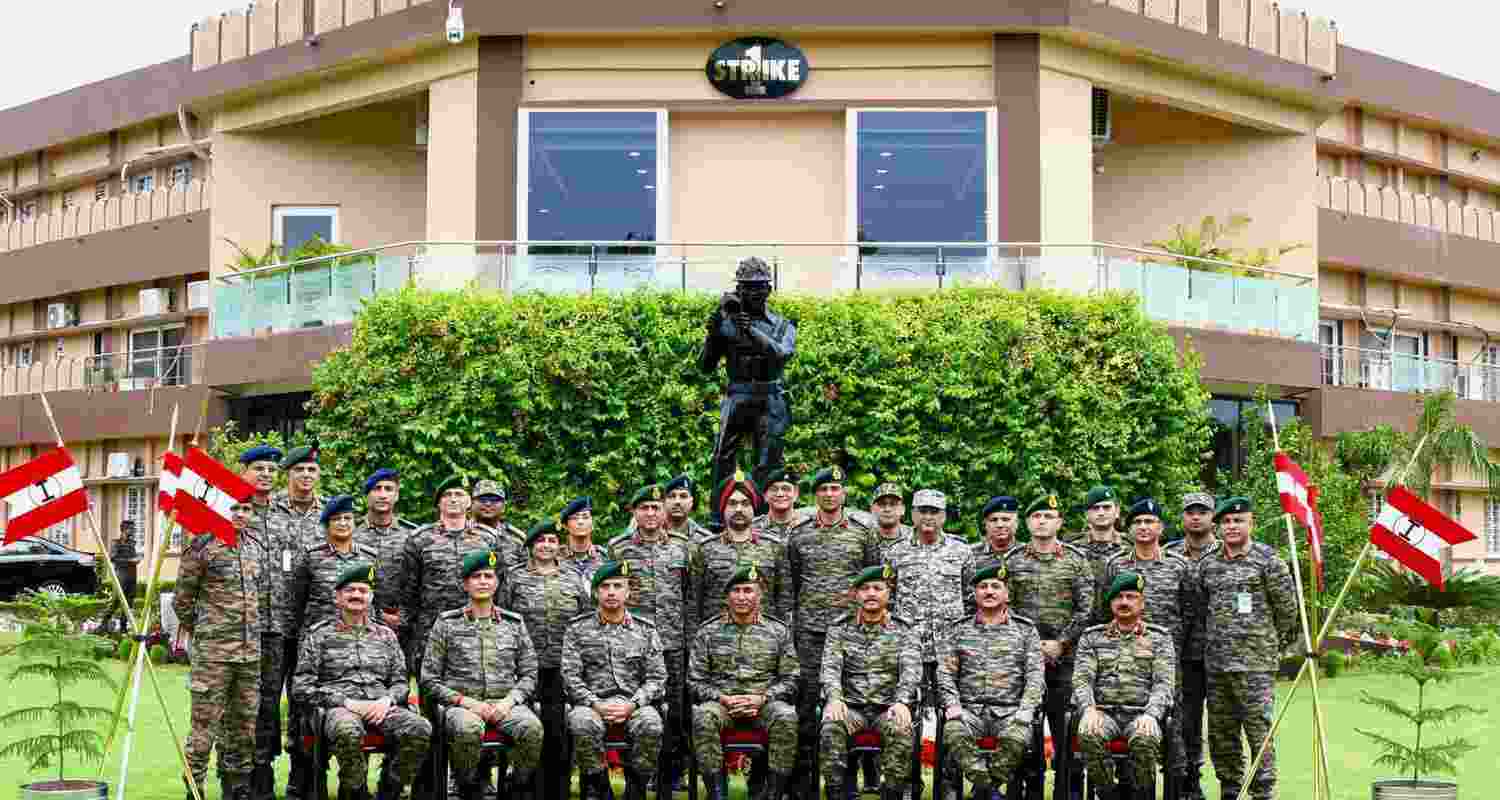 Army northern commander reviews Strike 1 corps' op preparedness