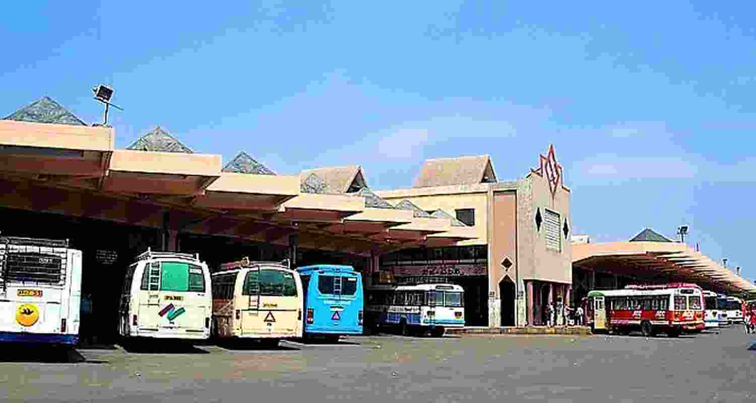 Crackdown on T'gana private buses after Andhra blaze; 14 booked