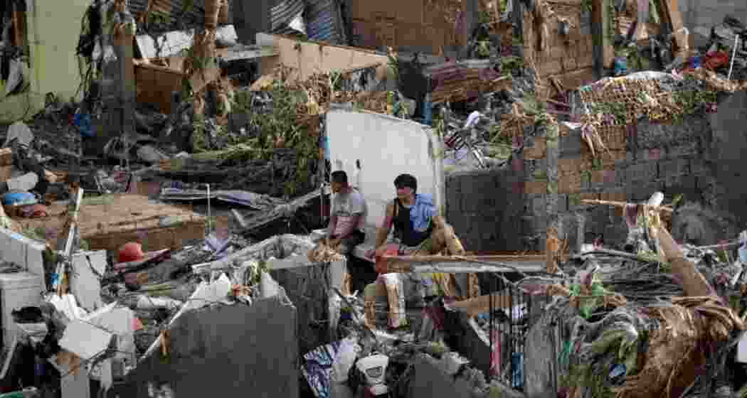 Super typhoon hits Philippines: 2 dead, 1 million evacuated