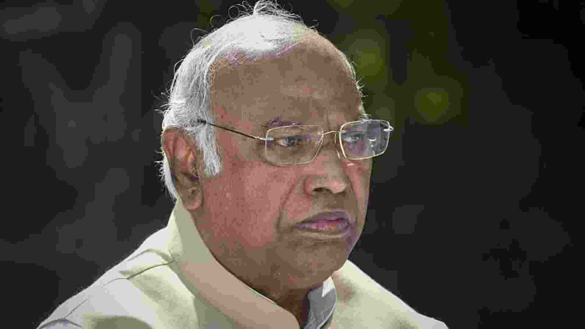 Kharge hails SC's interim order on Waqf Amendment Act