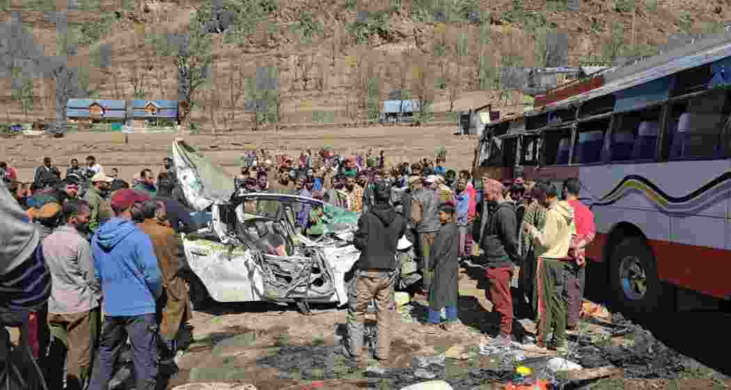4 dead, 21 injured in Ganderbal accident