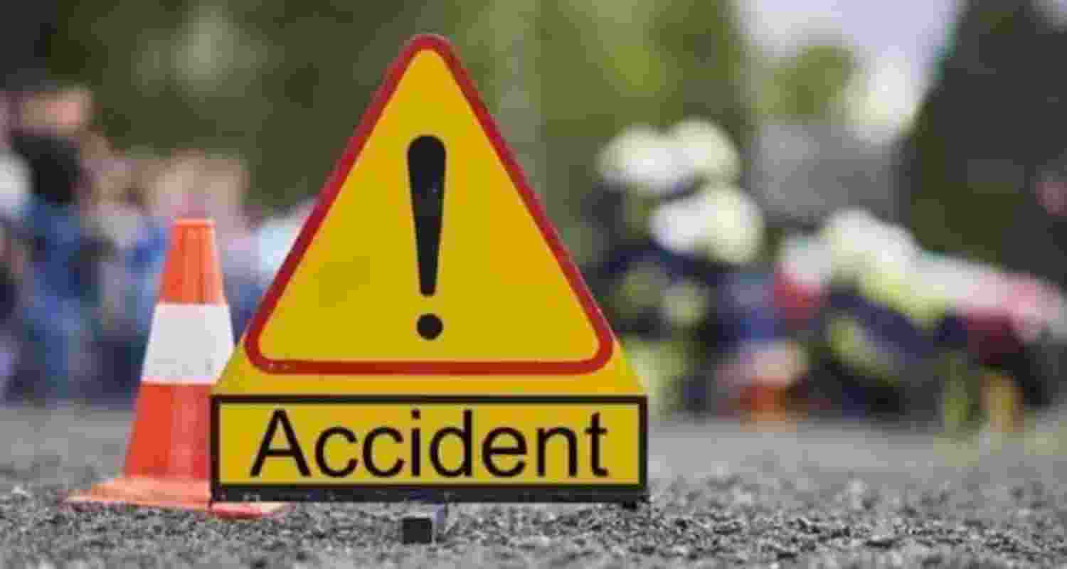 Seven killed, three injured as truck topples on rickshaw in MP