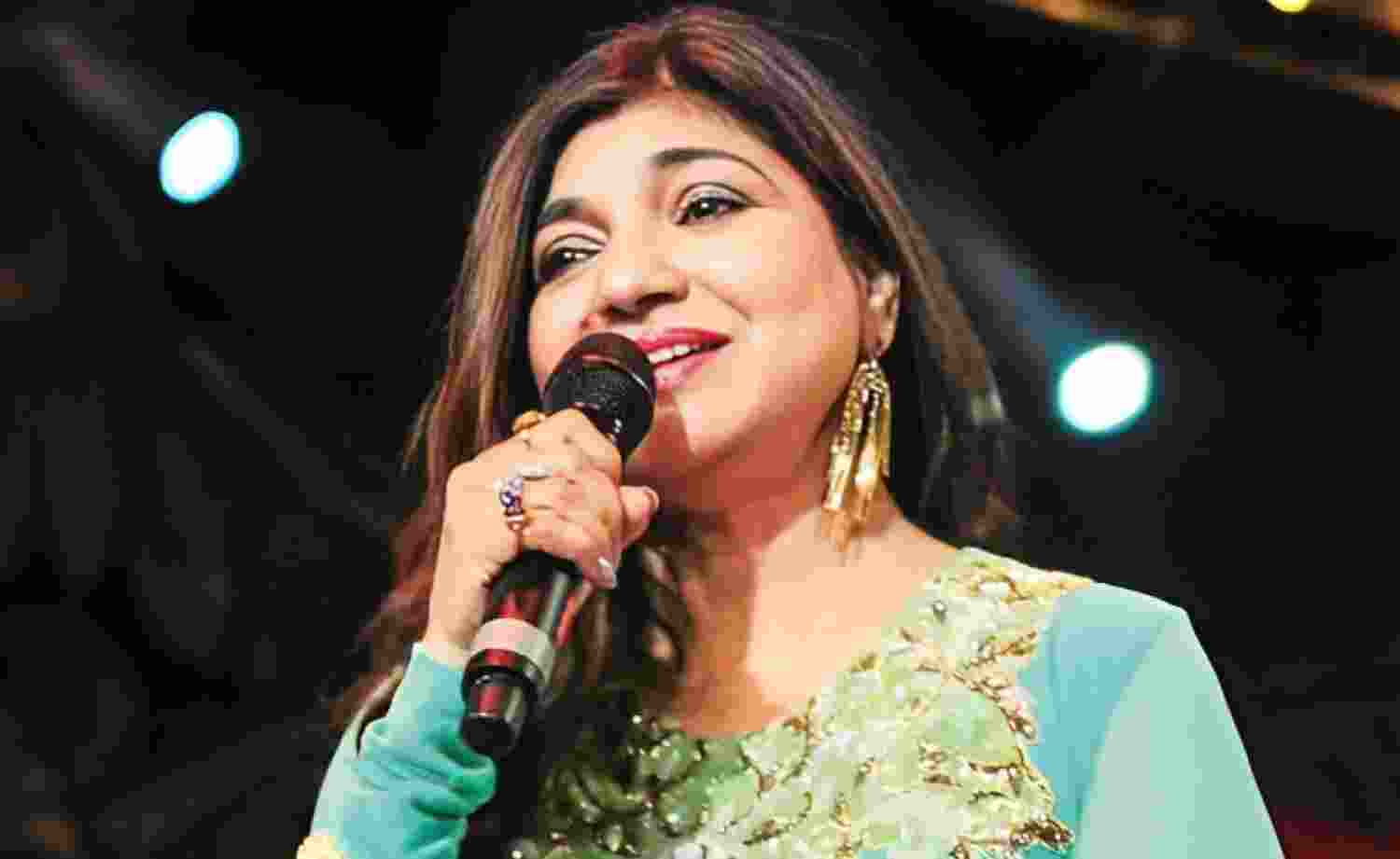 Alka Yagnik suffers sudden hearing loss Alka Yagnik suffers sudden hearing loss