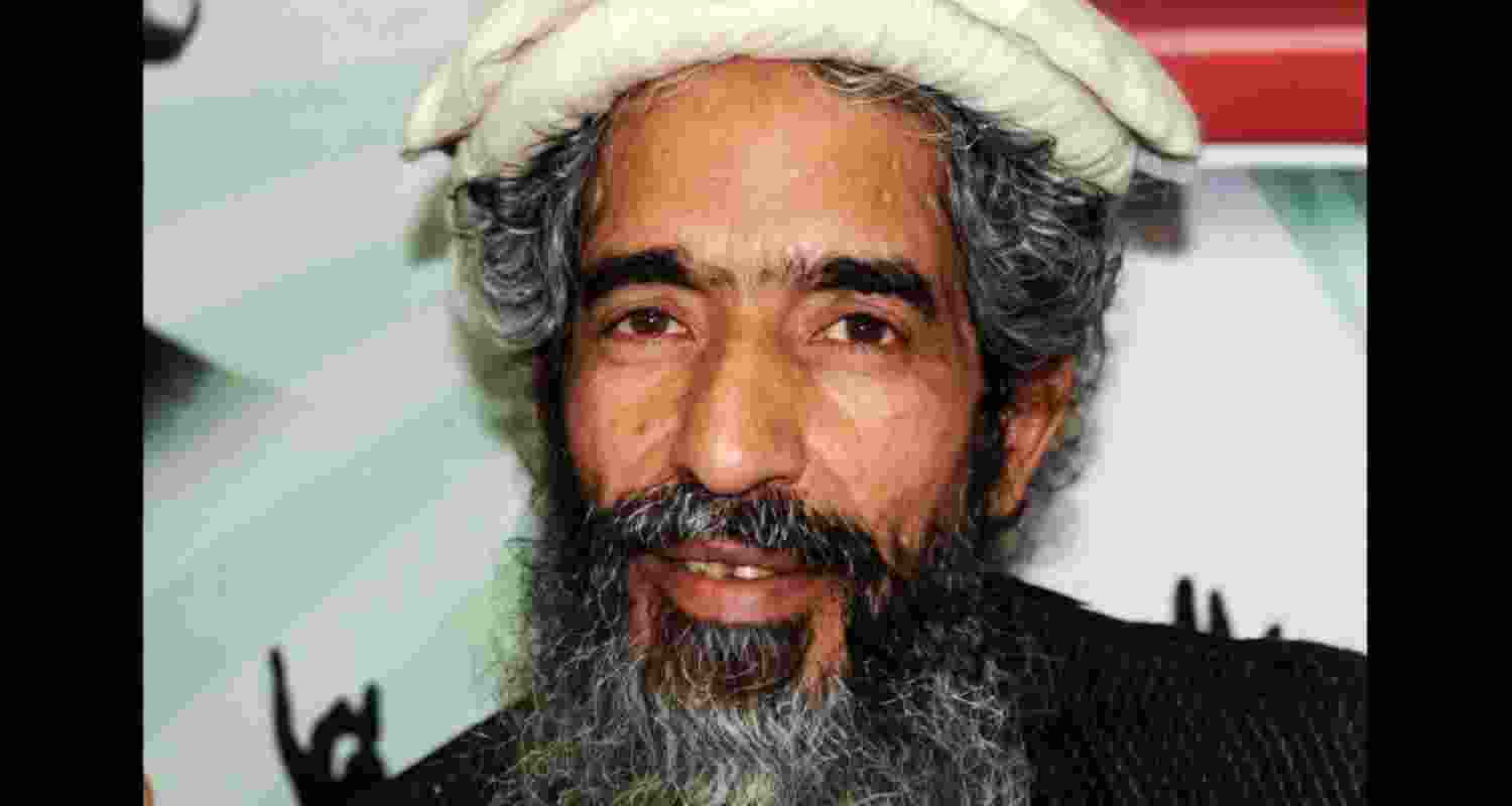 LeT co-founder Amir Hamza shot by unknown gunmen in Lahore; survives with arm injury as police launch probe and no group claims responsibility yet.