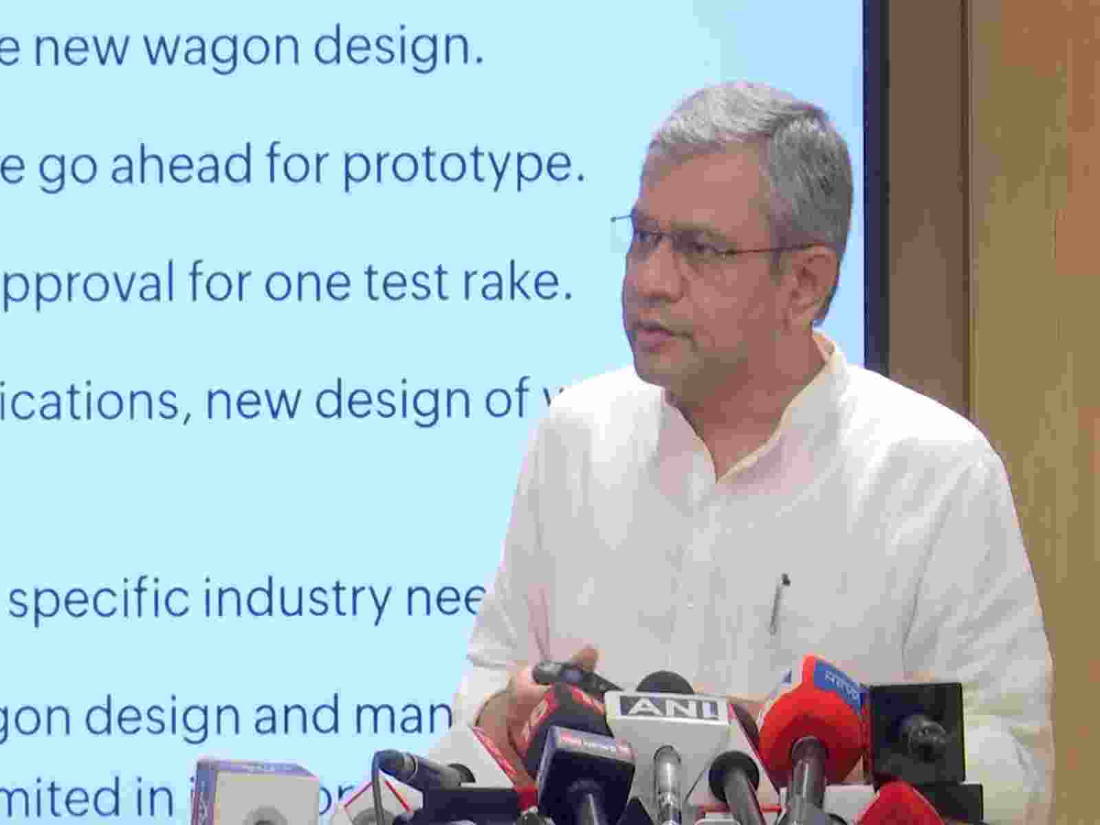 Reforms on priority, Vaishnav launches Rail Bhoomi Portal Reforms on priority, Vaishnav launches Rail Bhoomi Portal
