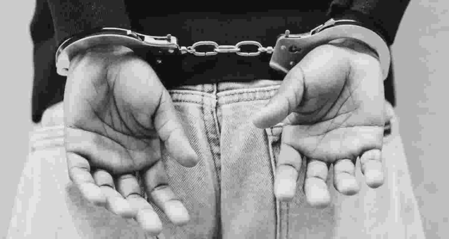 Four interstate gang members arrested in Warangal with 20 kg hash oil worth Rs 2.5 crore; police say contraband was meant for sale in Mumbai.