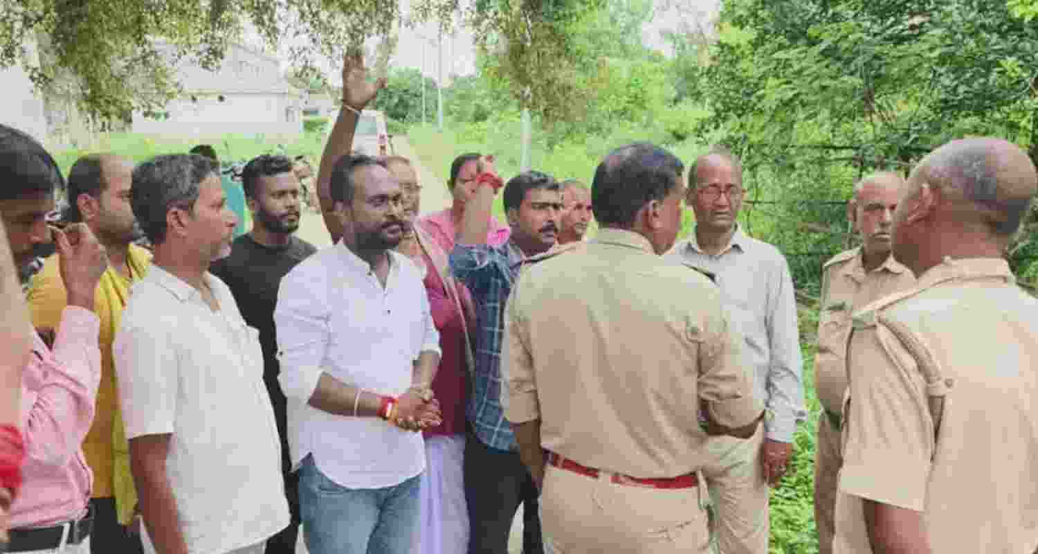 Decomposed body of girl found ahead of Mamata's Birbhum visit Decomposed body of girl found ahead of Mamata's Birbhum visit