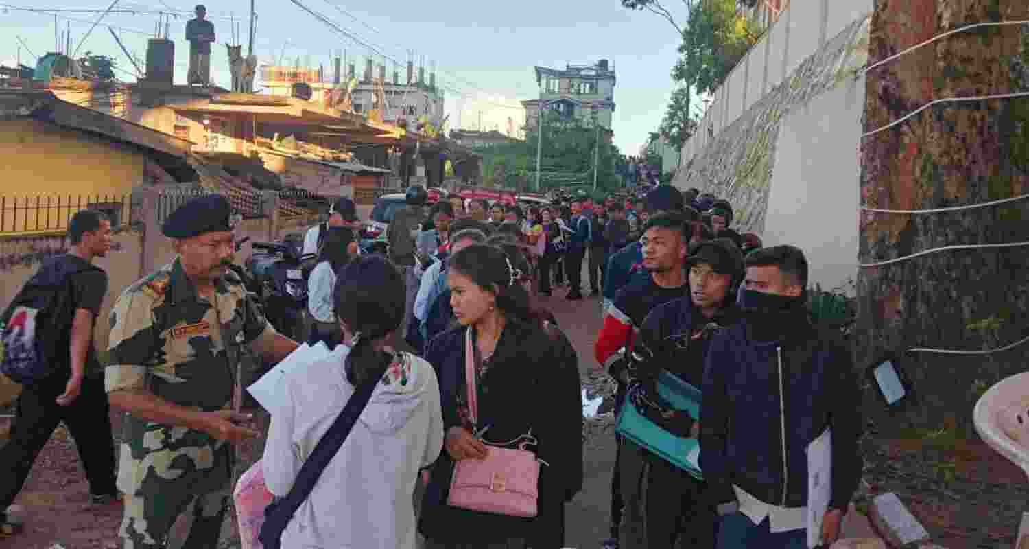 Over 10,000 register for 300 BSF constable posts