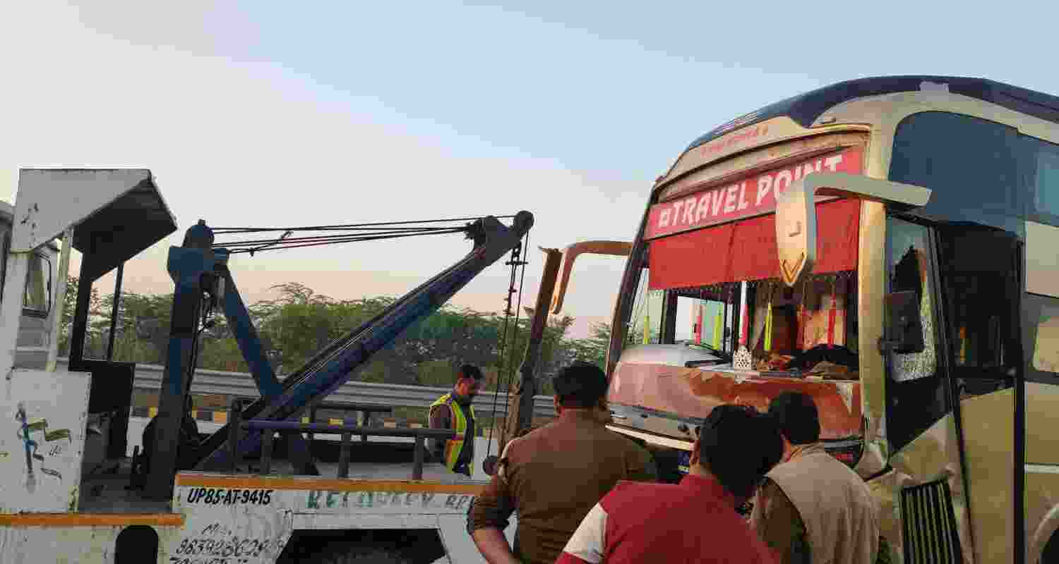 Six dead as bus rams into a van on Yamuna Expressway