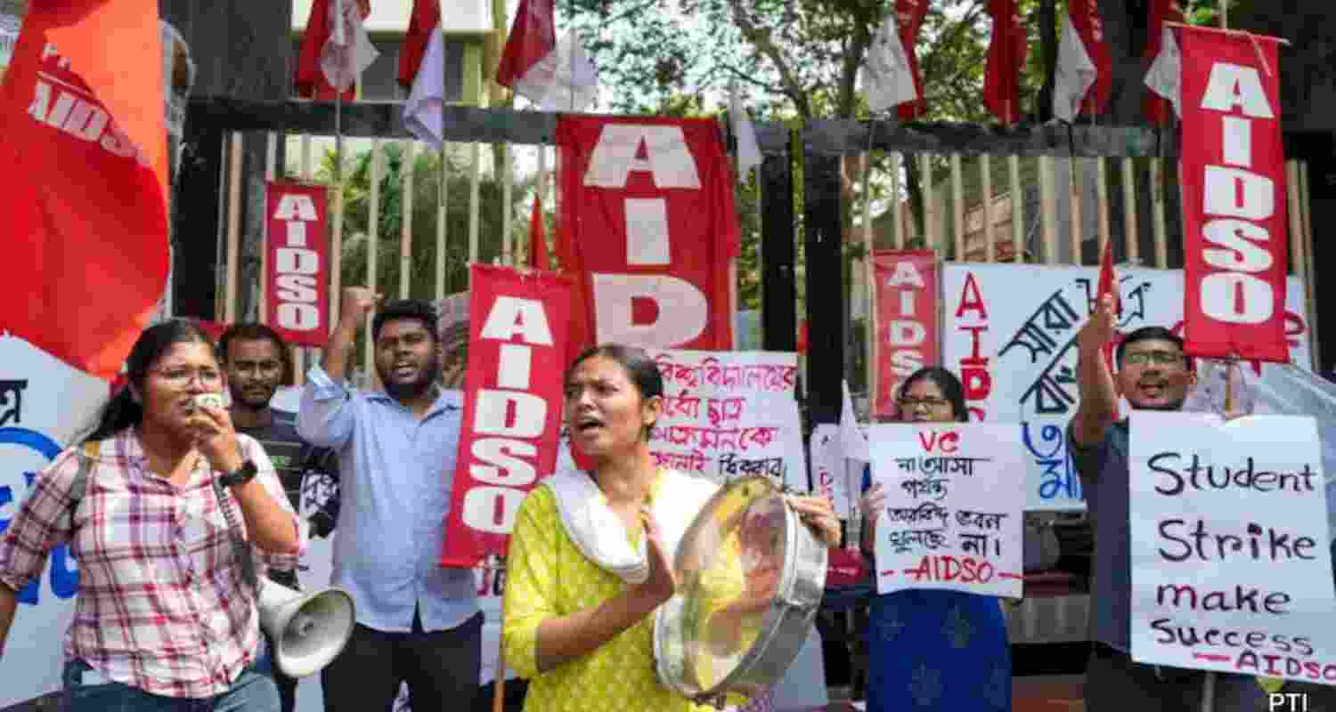 WB: Student protests intensify, demand Edu Min's resignation