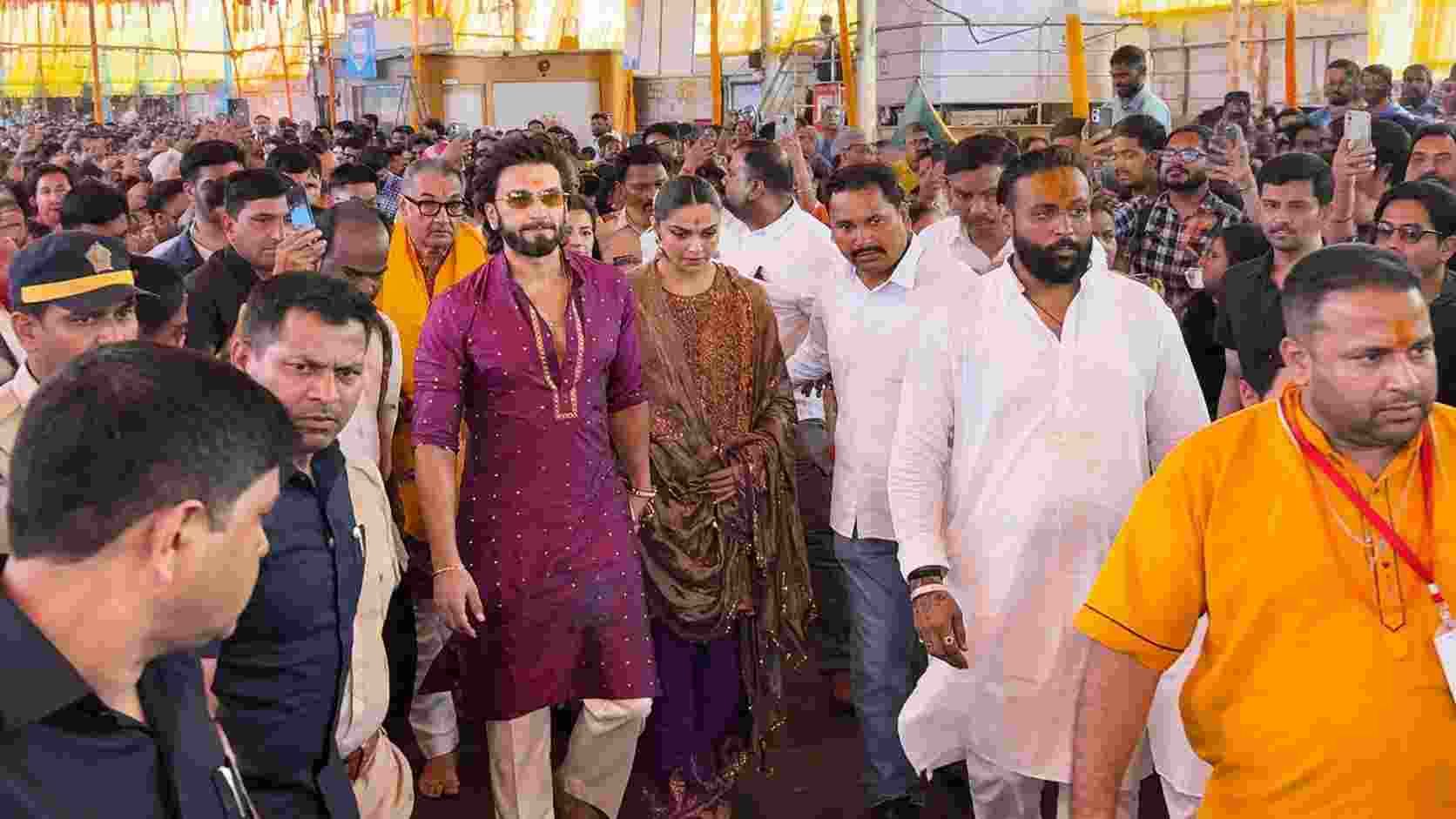Ranveer Singh and Deepika Padukone at Siddhivinayak Temple