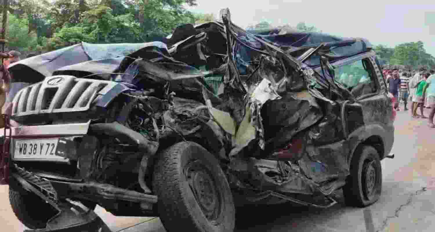 Four killed in car-truck collision on Bengal's NH-16