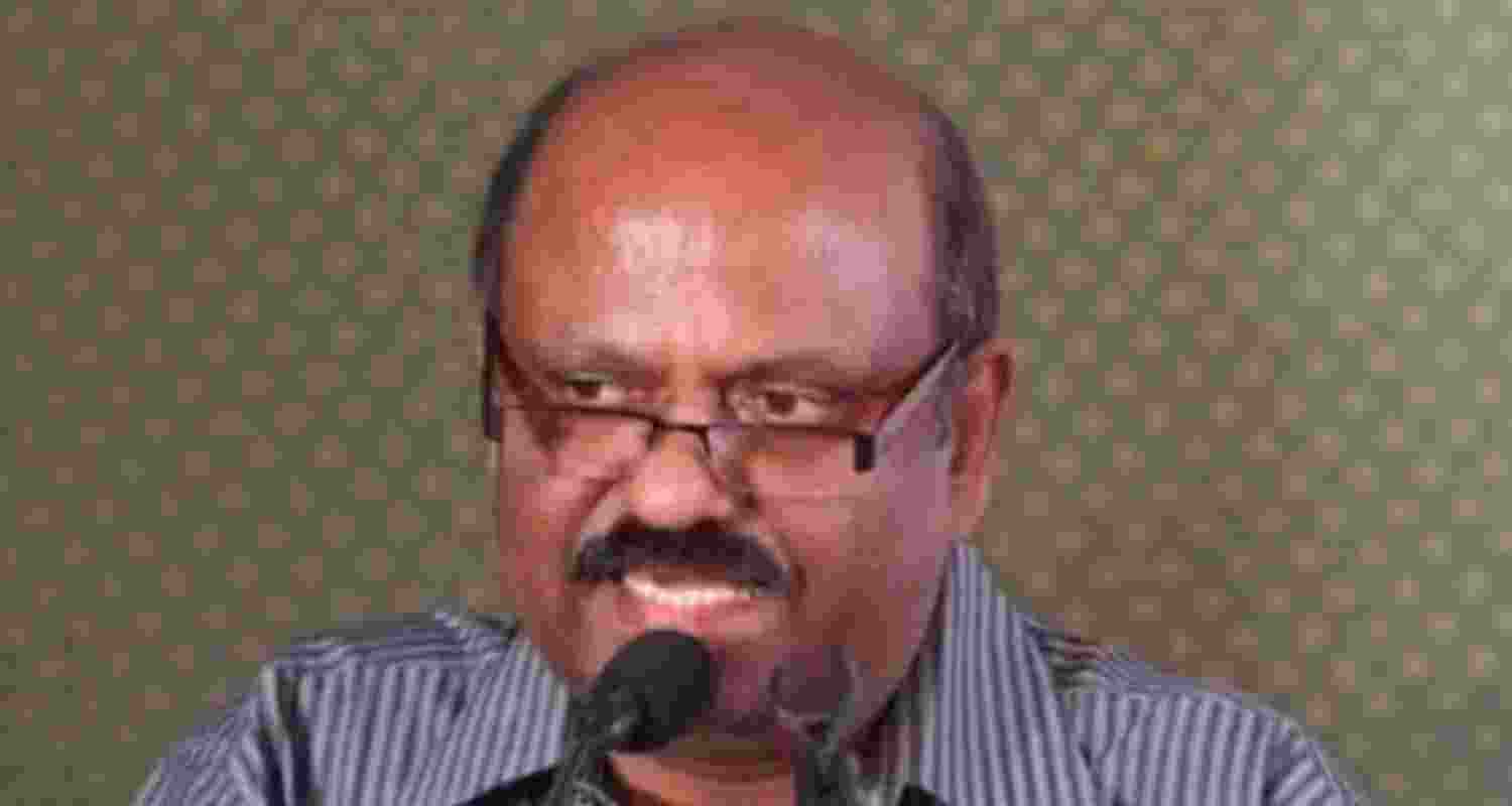 WB Guv flags Murshidabad unrest, seeks Centre's help