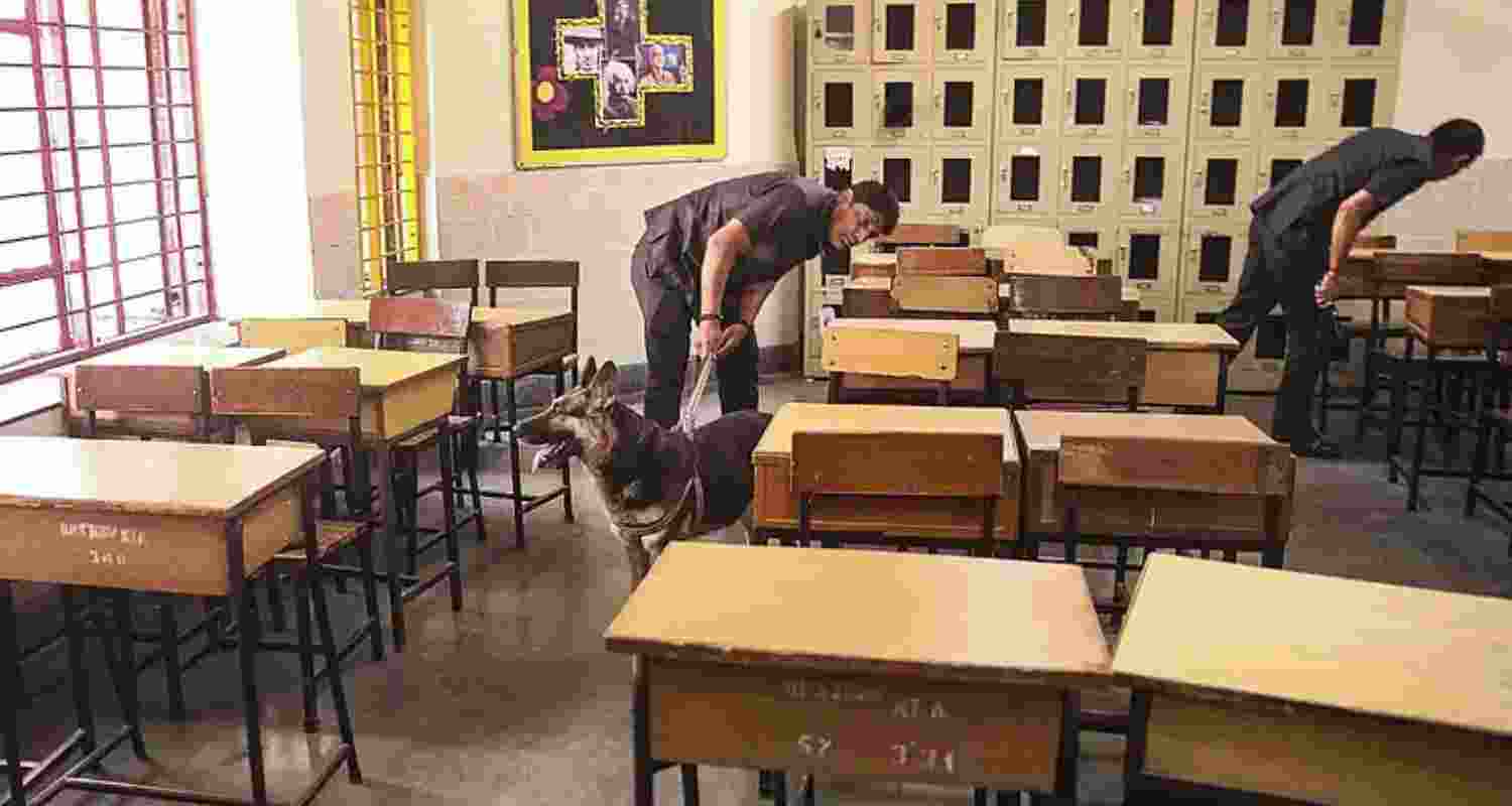 Five Delhi schools receive bomb threat emails; searches find nothing suspicious, officials declare hoax amid heightened security.