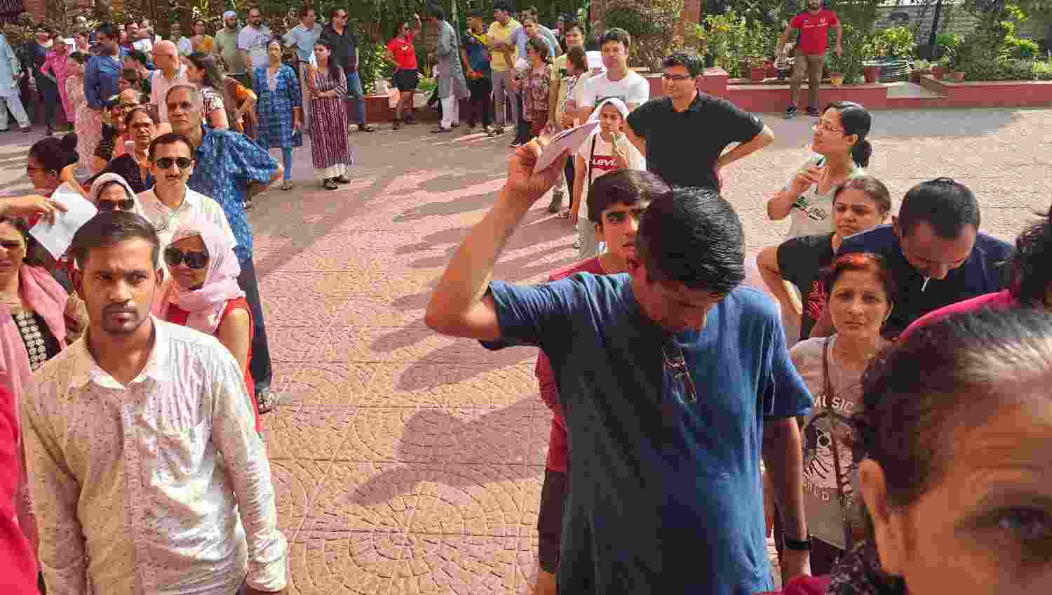 Delhi records 8.94% turnout in first two hours