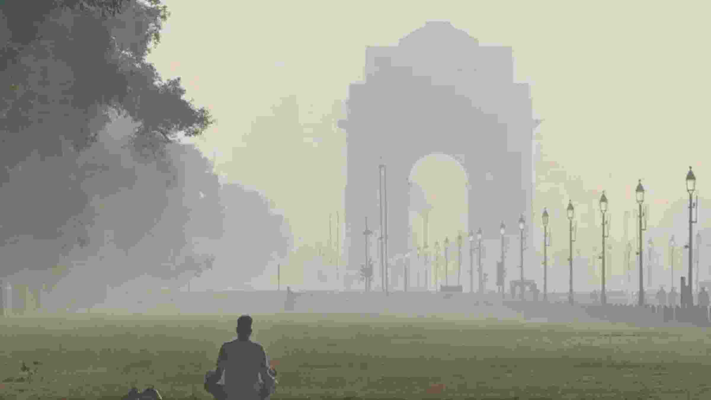 Delhi witnesses unusual weather pattern in Feb, AQI 'very poor'