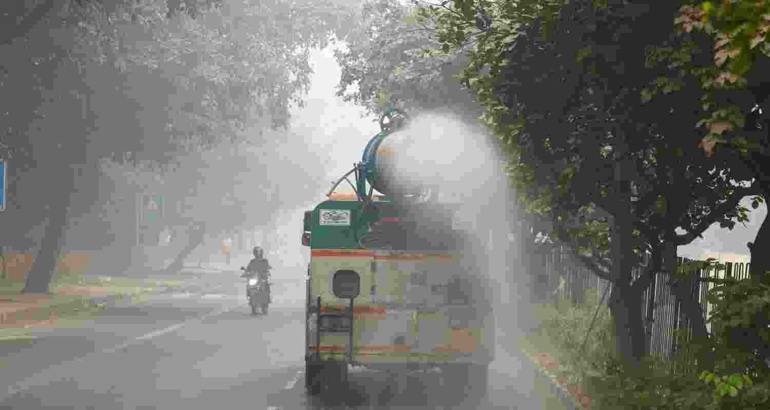 A thick layer of smog engulfed Delhi during the early hours of Sunday morning amid the deteriorating air quality of the national capital.