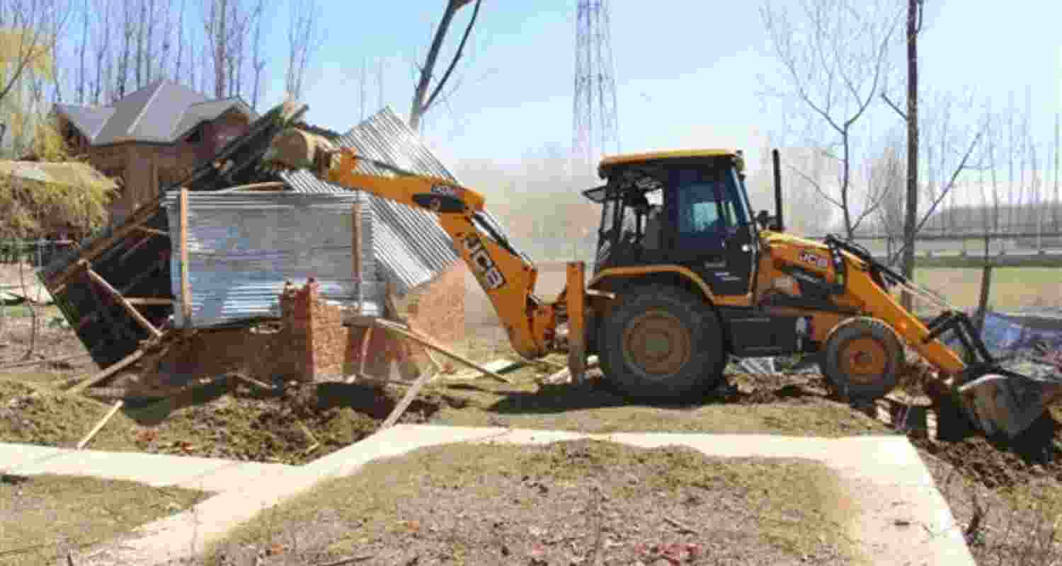 J-K: Authorities demolish house of alleged terror handler