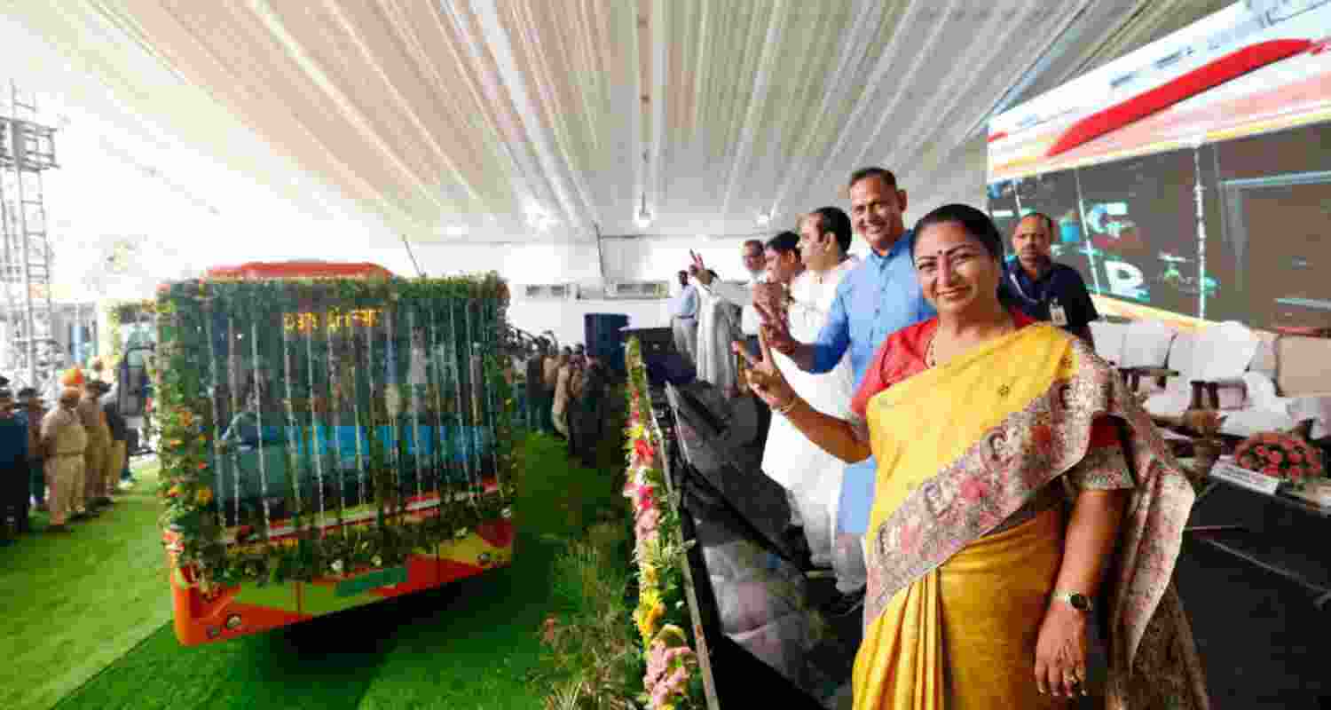 Delhi Chief Minister Rekha Gupta flagged off 100 electric buses in New Delhi on Friday.
