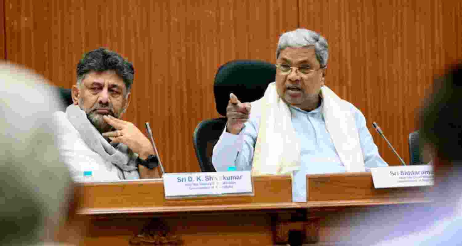 Kharge urges Siddaramaiah, Shivakumar to work together