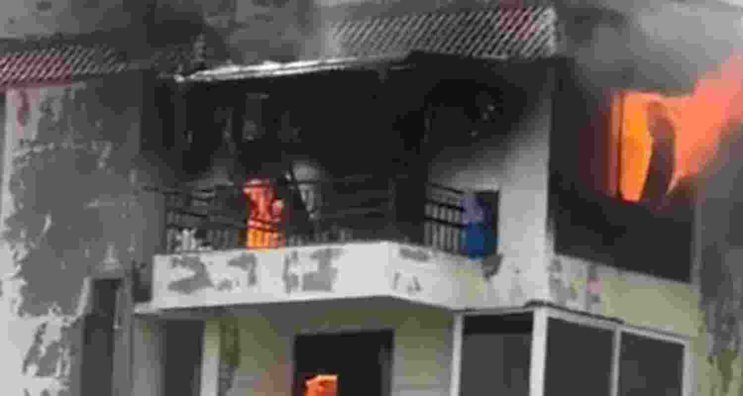 Two children, a boy and girl, both aged 10 years, were killed when they jumped off the 7th floor balcony of the multi-storied building engulfed in fire. 