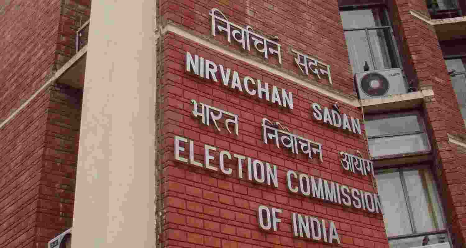 EC suspends 5 Bengal police officers, including an IPS, over poll misconduct; warns SP ahead of phase 2 voting, signals zero tolerance on bias.