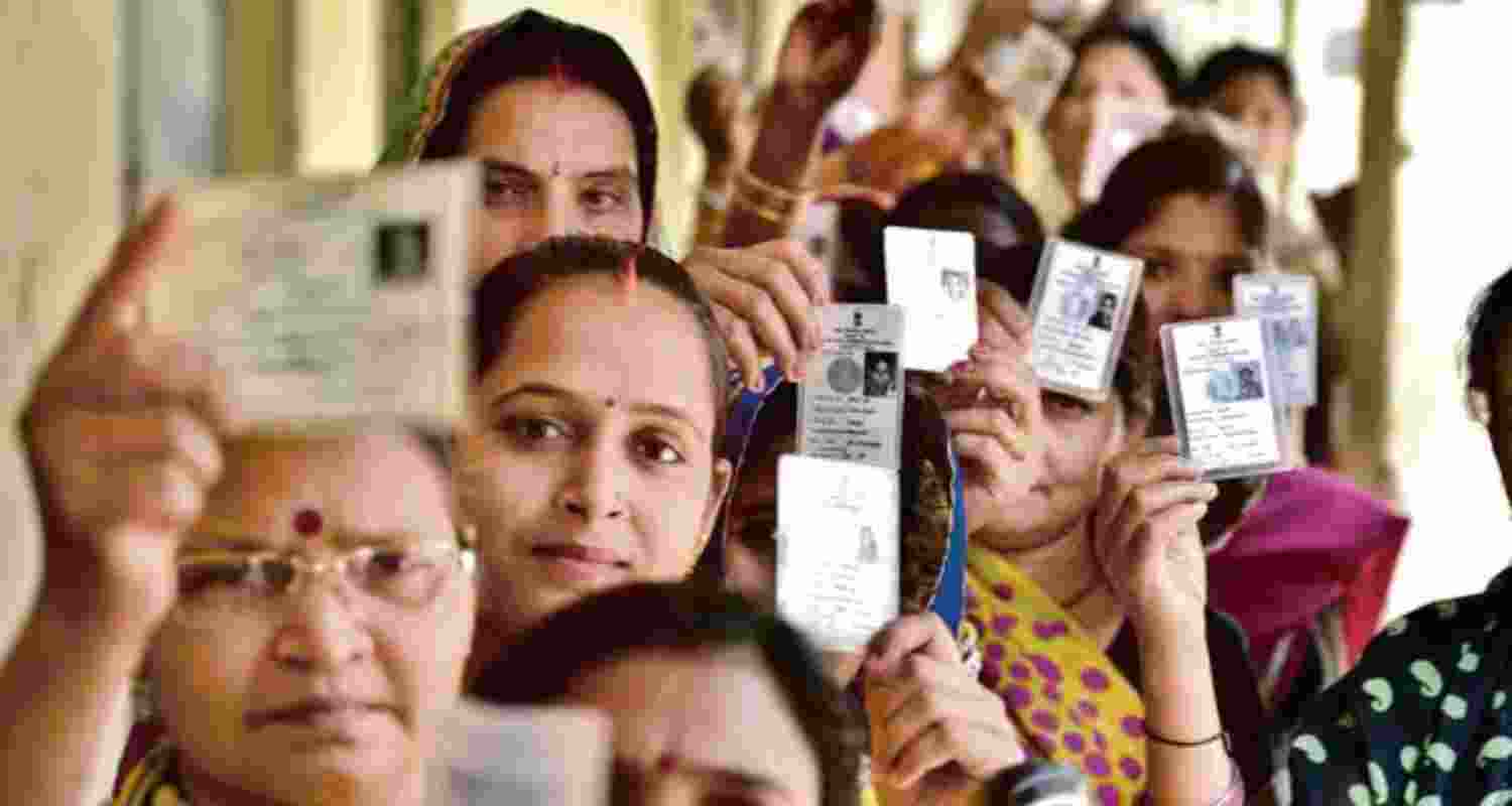 Bihar’s voter roll revision sees Booth Level Officers submitting forms without documents.