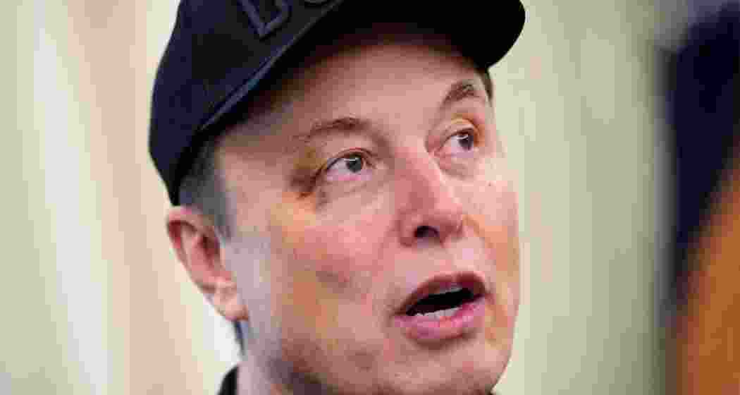 Elon Musk’s Oval Office farewell on Friday, featuring a visible black eye, reignited concerns about his alleged drug use while heading Trump’s “Department of Government Efficiency.”