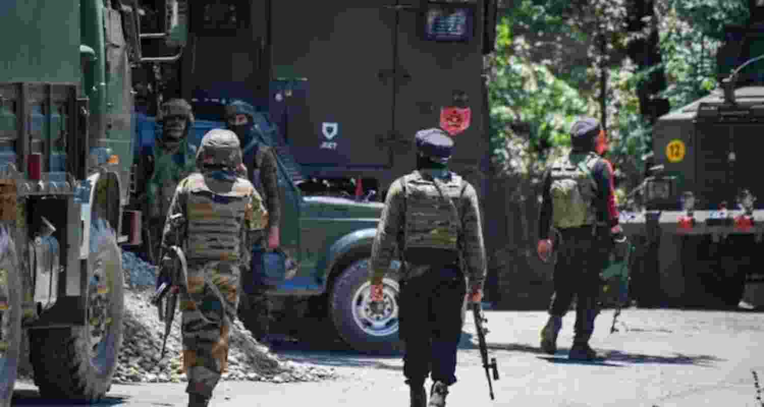 Kulgam encounter leaves one terrorist dead 3 Army Jawans hurt.