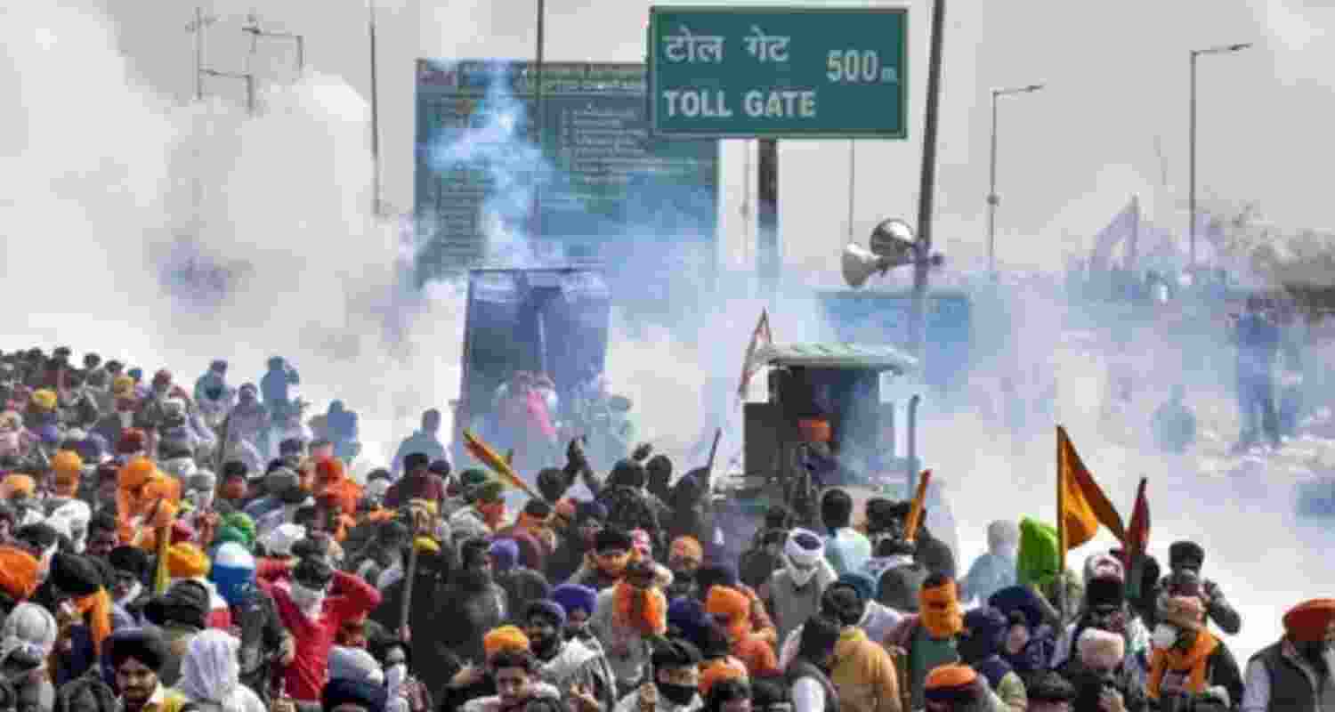 Image of Farmers during 'Delhi Chalo' march. 