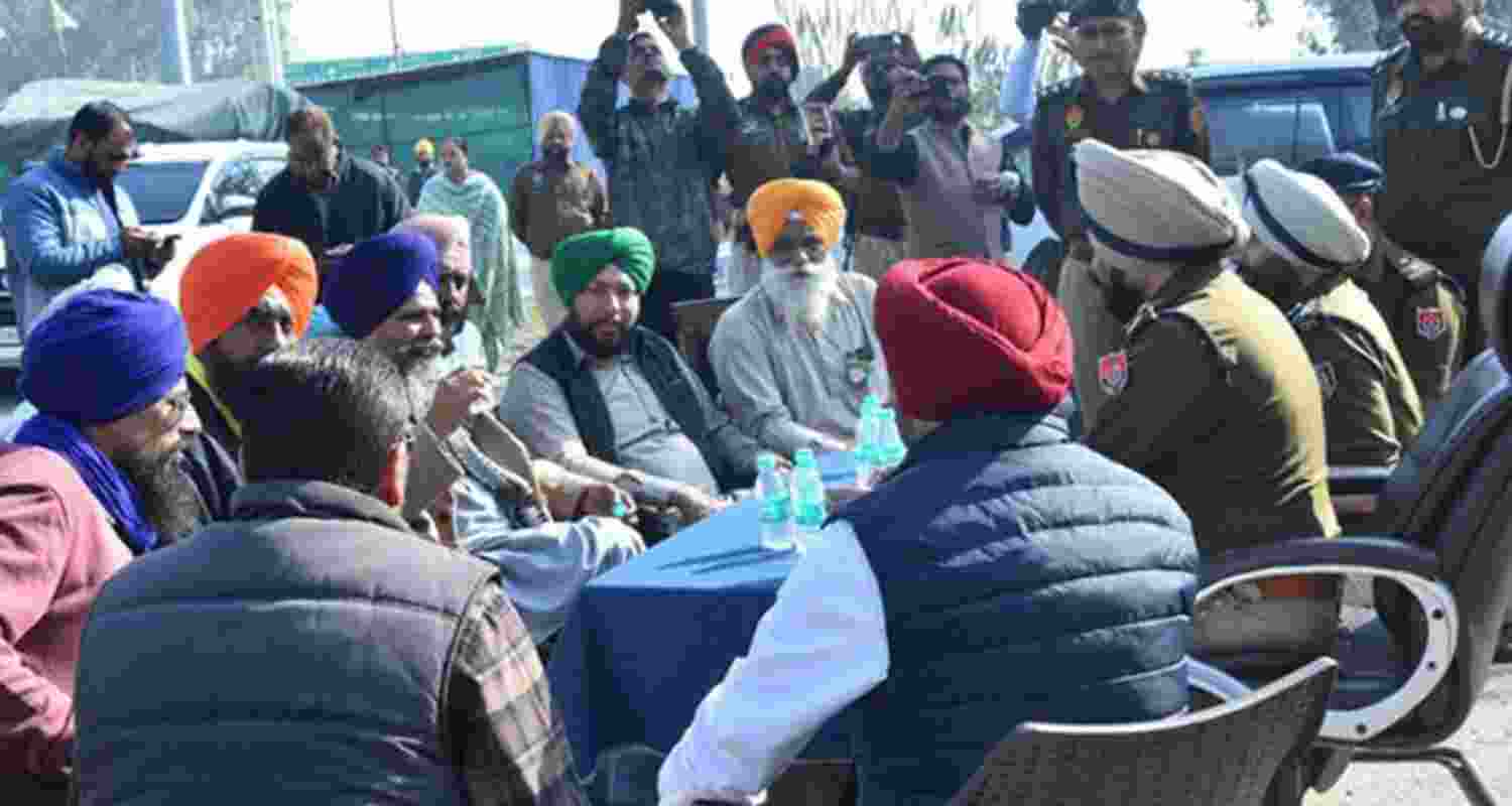 Punjab police personnel during meeting with farmer leaders at Shambhu. 
