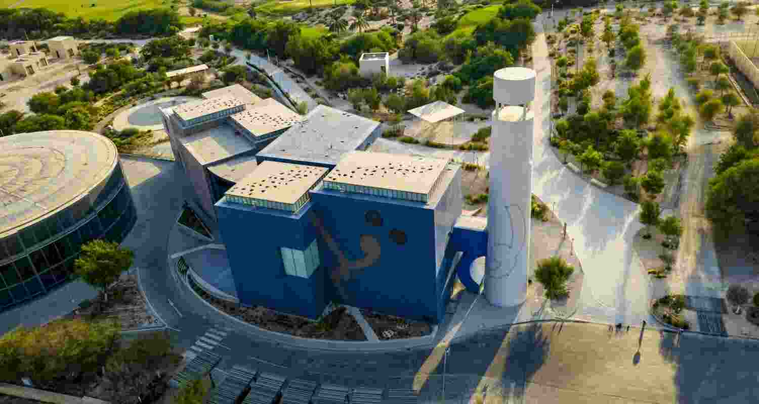 Husain was given honorary nationality of Qatar in 2010, where he spent the last years of his life, along with London, from 2006 to 2011