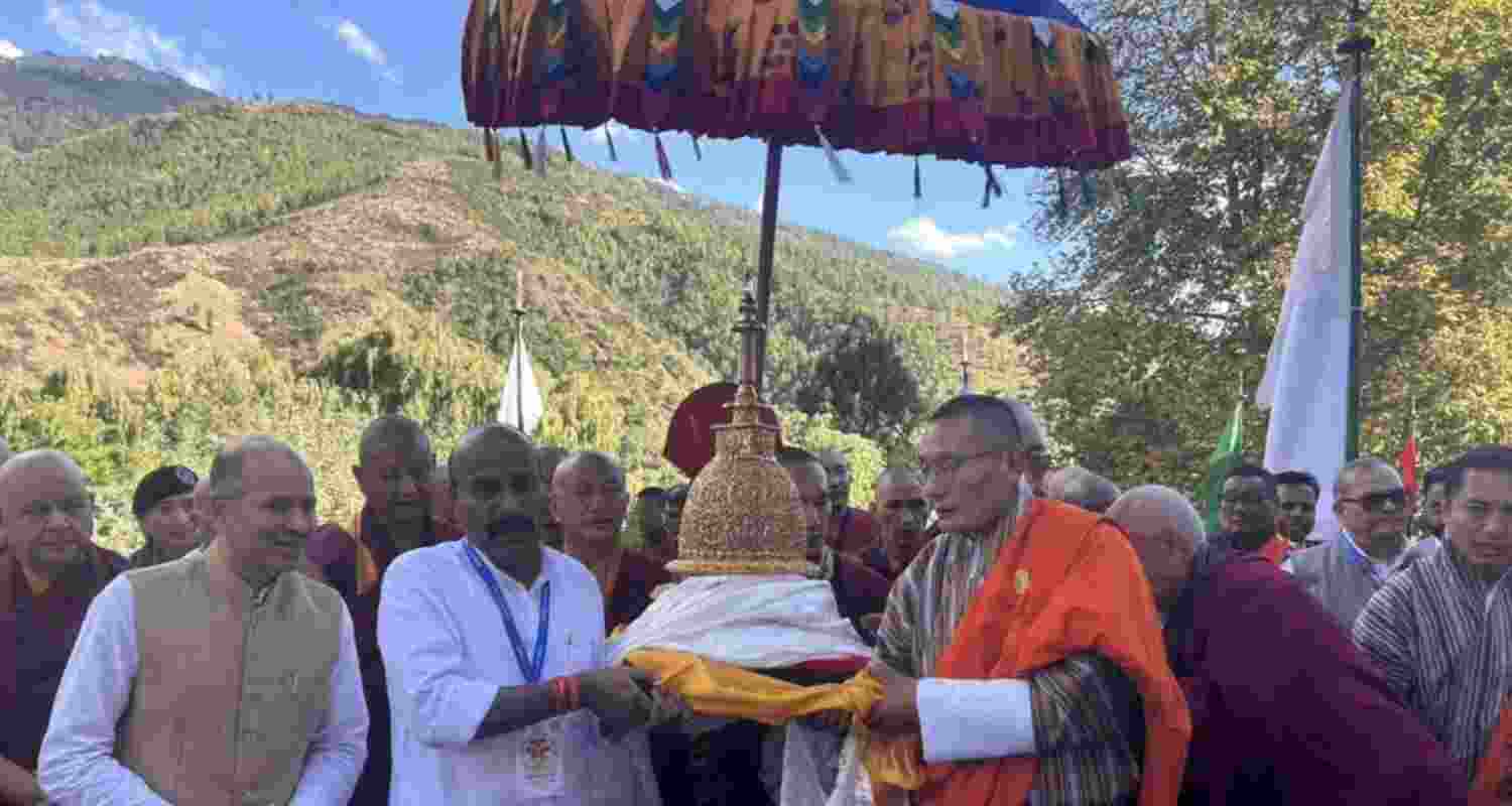 The holy relics of Lord Buddha were enshrined at the Grand Kuenrey Hall at Tashichhodzong with a traditional chipdrel procession, prayers, ceremonies and a guard of honour