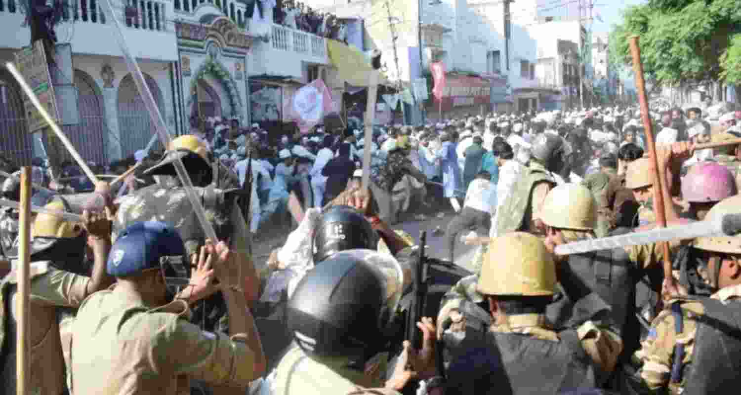 The unrest, which involved stone-pelting, was triggered by the cancellation of a protest over the ‘I Love Muhammad’ poster row called by cleric Tauqeer Khan