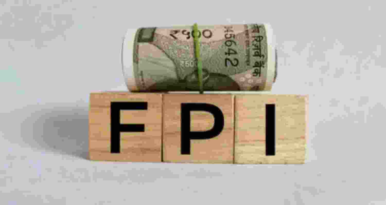 The investment outflow continues on the back of the belief that selling hedge funds in India and buying in markets perceived as beneficiaries of the AI-driven rally, such as the US, China, South Korea, and Taiwan, gives better returns