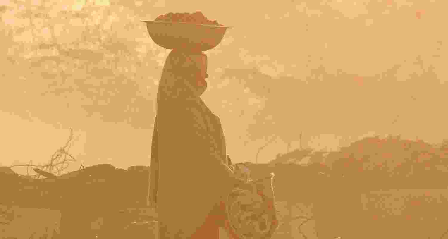 Minimum temperatures on Sunday hovered between 5 and 7 degrees Celsius, remaining below normal by 1.6 to 3 degrees Celsius