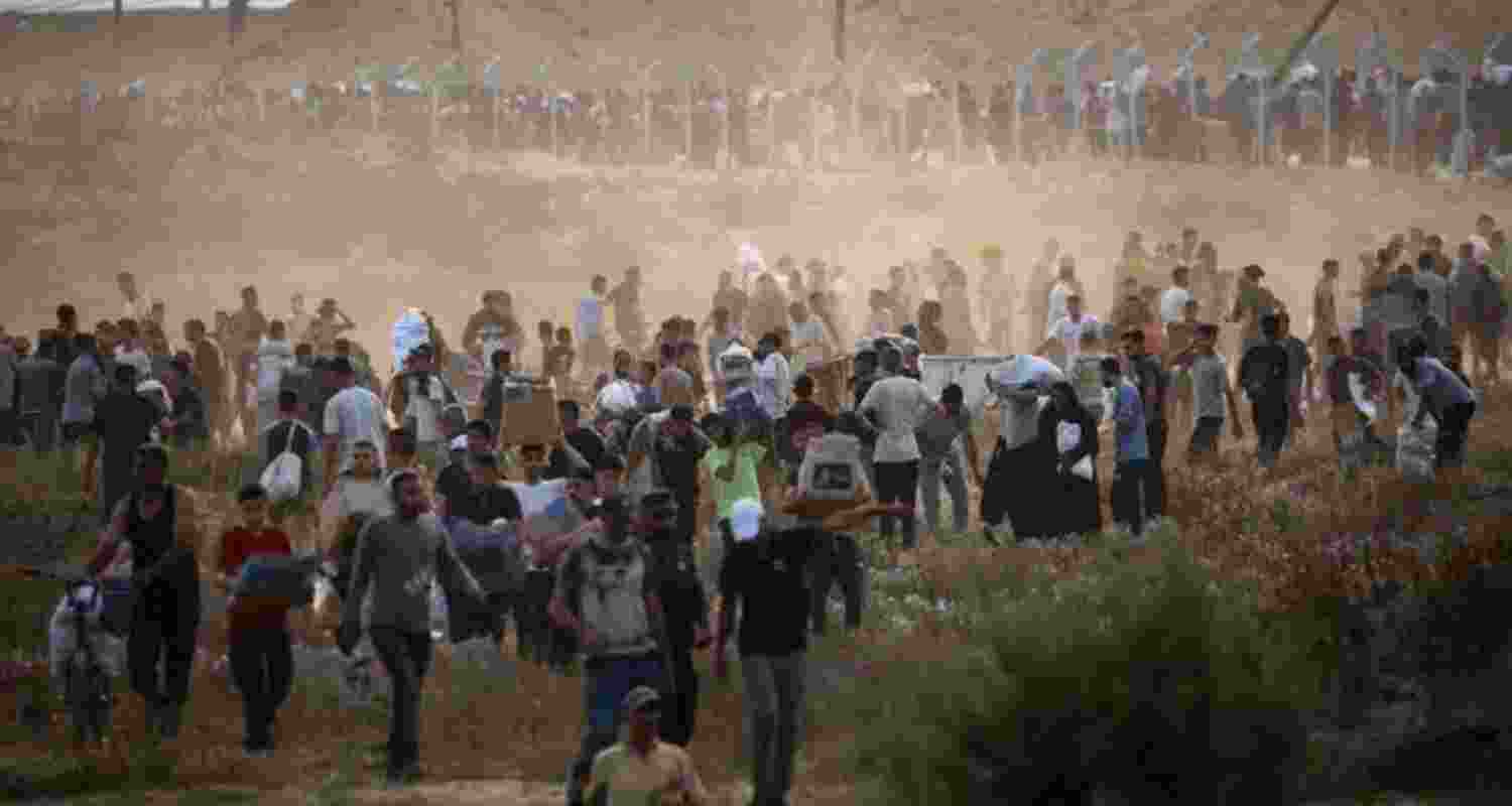 29 aid-seekers among 72 killed in Gaza