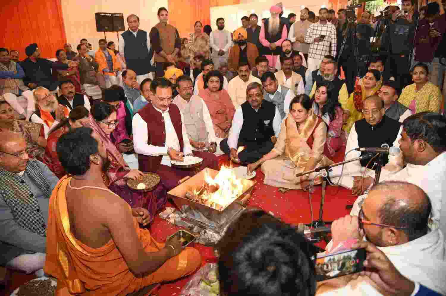 BJP inaugurates Delhi poll office, 'will bring change' slogan